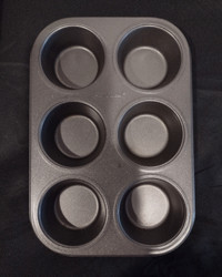 NON-STICK MUFFIN PANS