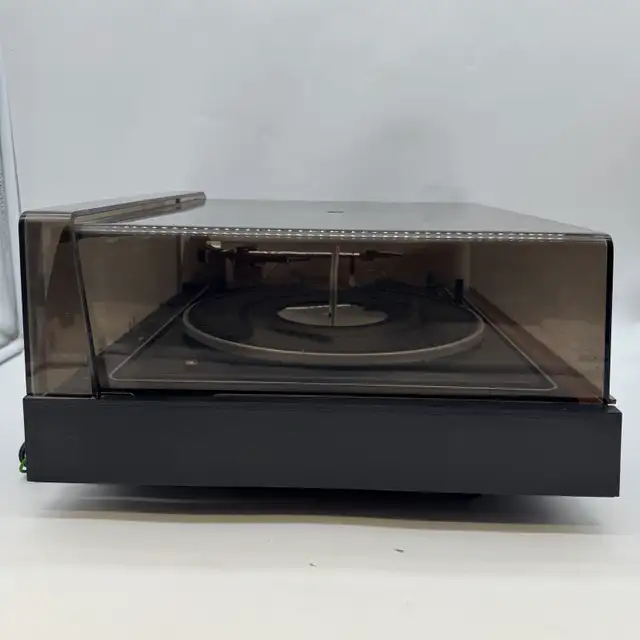 Vintage 1970s Garrard 710E Turntable Record Player For Parts in Stereo Systems & Home Theatre in City of Toronto - Image 6