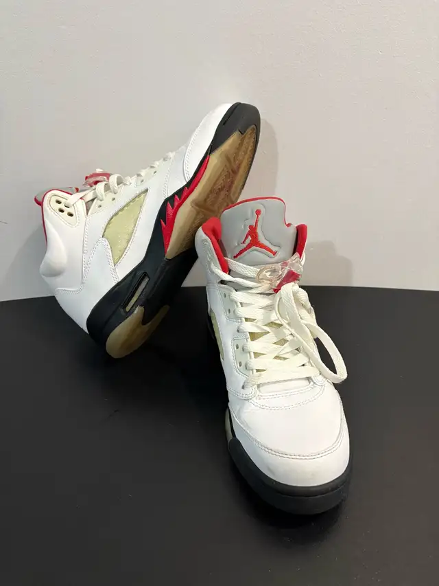 Air Jordan 5 Retro in Men's Shoes in City of Toronto - Image 2