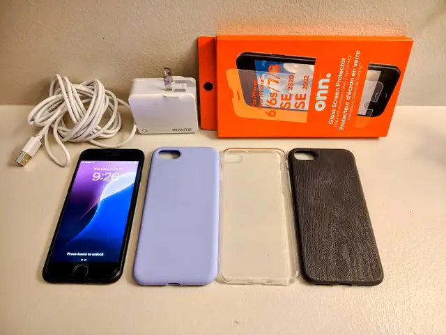 iPhone SE 2nd Gen/ 64G/ Unlocked/ with Accessories628643629164821216