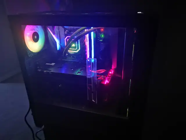 Gaming PC | i7-7700k OC | 1070 | Liquid Cooled | in Desktop Computers in St. Albert - Image 4