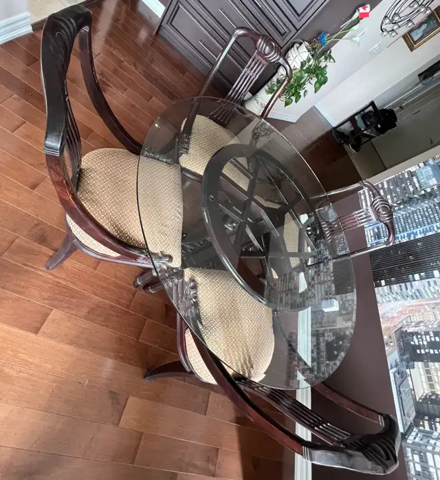 Teak and glass dining set in Dining Tables & Sets in Markham / York Region - Image 3