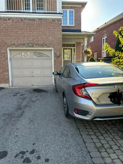 Upper floor sharing room available 1st August Mississauga 1) Erin center Blvd Mississauga Upper floo...