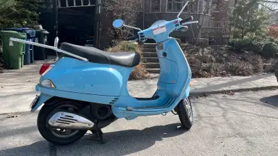 2009 Vespa LX 150 for sale. Good condition & well maintained. Battery will need to be eventually rep...
