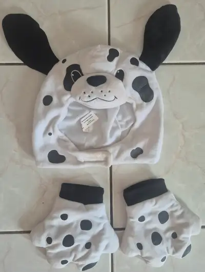 This 3 piece costume is in great shape. For a 2/3 year old. Pick up in Whitby only (Rossland and Thi...