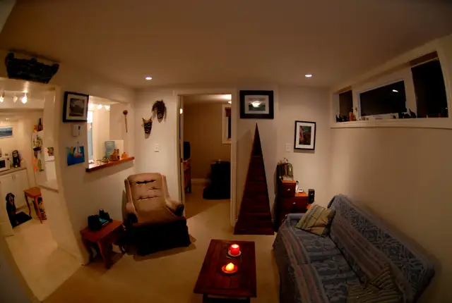 Cozy 1 bedroom apt. walking distance to QueensU and Downtown