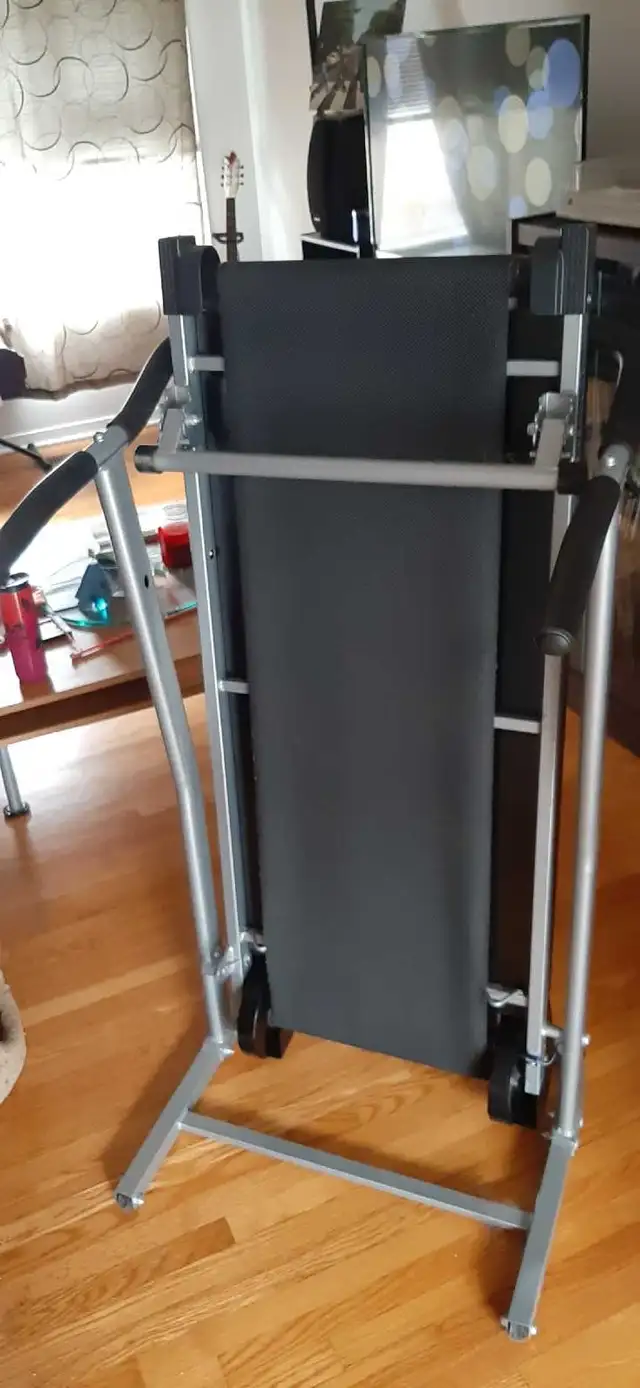 Treadmill in Exercise Equipment in Ottawa - Image 5