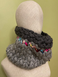 Hand knitted chunky collar / neck warmer 