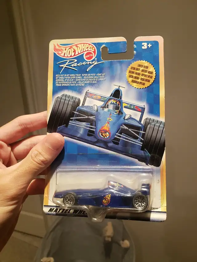 2001 Hot wheels Racing Toysrus Exclusive Formula 1 Racecar in Arts & Collectibles in Markham / York Region - Image 2