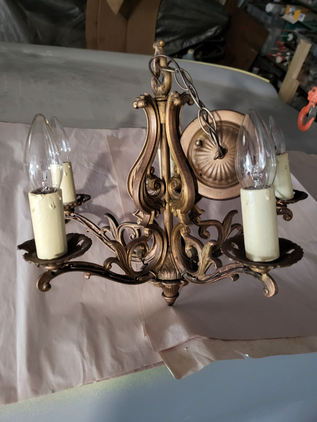 Lampe suspendue de style ancien dans Art et objets de collection  à Val-d'Or