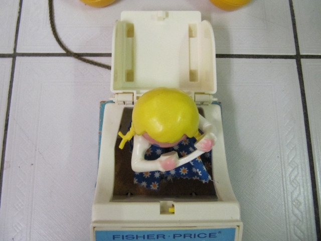 Vintage Fisher Price Model 150 Pop Up Pal Chime Phone Circa 1968 in Arts & Collectibles in Mississauga / Peel Region - Image 3