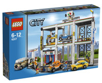 Lego City Parking Garage 4207 BRAND NEW RETIRED SET