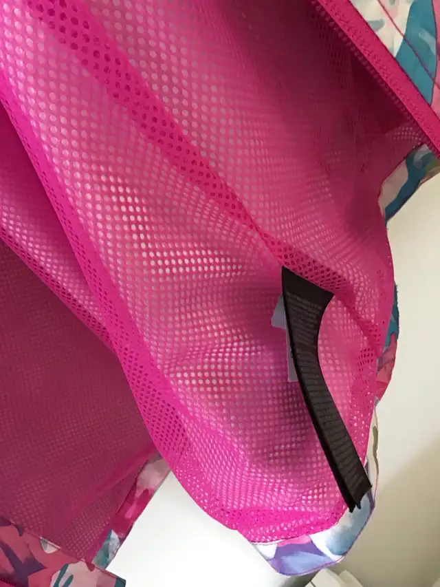 Northface Zipline Rain Jacket (Junior Girls size 18) in Kids & Youth in Ottawa - Image 9