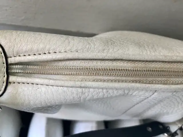 Vintage COACH Hampton Pebbled Leather Bag-Excellent Condition in Women's - Bags & Wallets in City of Toronto - Image 11