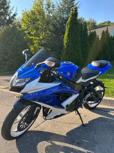 ️ 2008 Suzuki GSX-R 750 – Great Condition Selling my 2008 Suzuki GSX-R 750 (750cc sportbike) last ti...