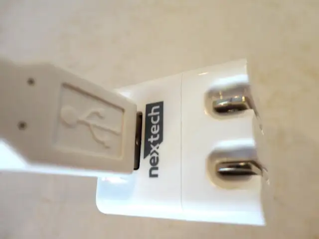 Like New Nextech A/C Adapter to Micro USB Plug Output 1.0A/5V in General Electronics in Kitchener / Waterloo - Image 3
