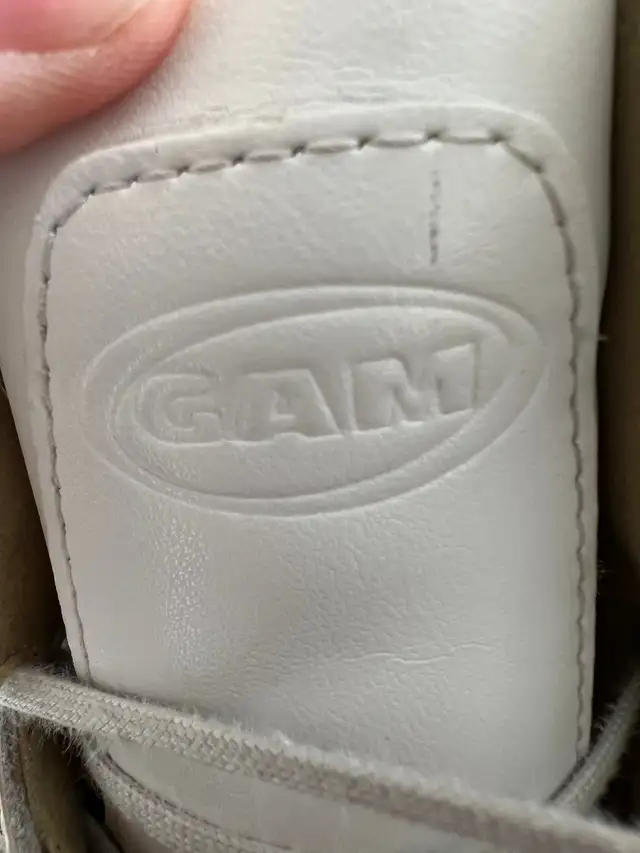 GAM LEATHER FIGURE SKATES WOMEN in Skates & Blades in Ottawa - Image 4