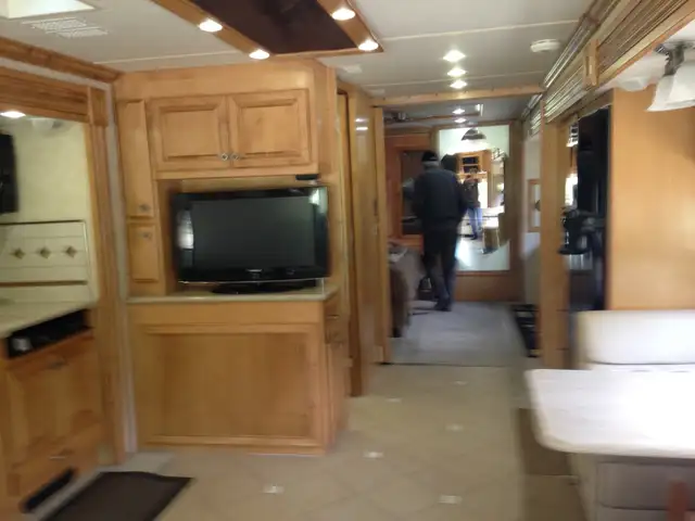 2009 American Coach motorhome in RVs & Motorhomes in Strathcona County - Image 10