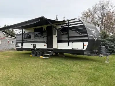 Selling our clean, well-maintained 2021 Grand Design Transcend Xplor 260RB travel trailer. This is a...