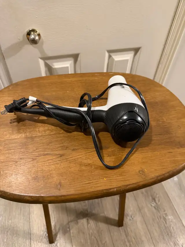 Wahl Hair Dryer in Irons & Garment Steamers in Markham / York Region - Image 5