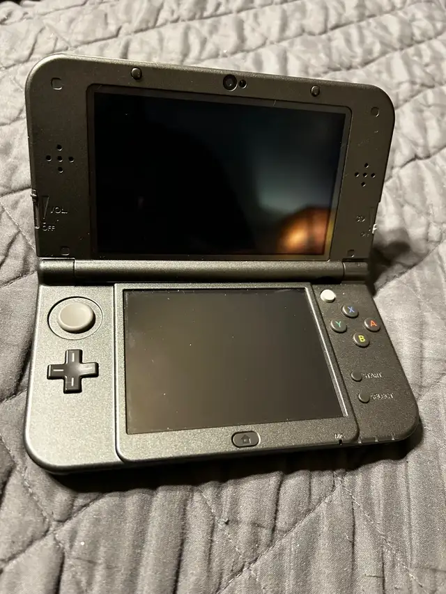 New Nintendo 3DS XL Legend Of Zelda Hyrule Edition Dual IPS in Nintendo DS in Oshawa / Durham Region - Image 4