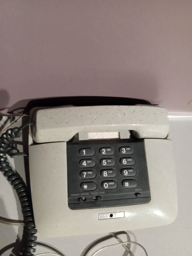 Home Phone  in Home Phones & Answering Machines in Ottawa - Image 2