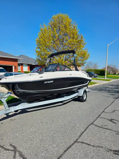 Take advantage of spring pricing on this meticulously maintained 2021 Bayliner VR5. Never left in th...