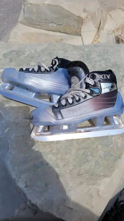 Bauer Vapor XIV Youth Size 2 Goalie Skates, View more