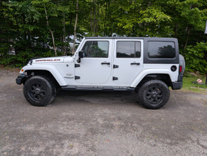 2016 Jeep Wrangler Air climatisé  , 2 toîts, Bluetooth, gps, écran tactile