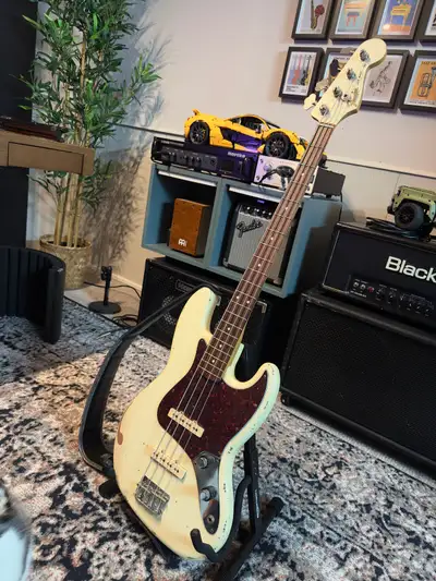 Fender Jazz Bass Road Worn - Neck+Bridge Upgrade, View more