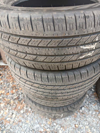 SELL ONE Set of all season tires 225/55/17