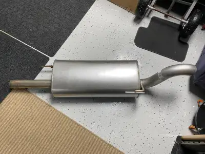 Was removed from a 2025 Ford F-150 5.0L V8 regular cab with only 80km Tailpipe is not complete as yo...