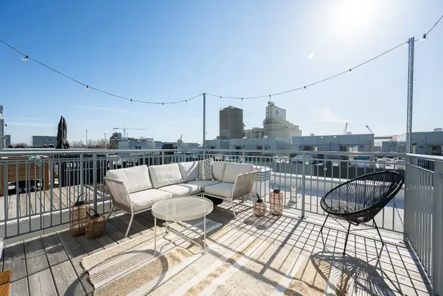 Tres beau condo au coeur d'Hochelaga avec mezzanine et terrasse in Long Term Rentals in City of Montréal - Image 10