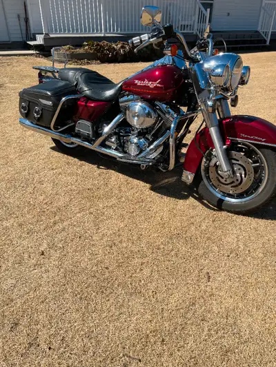 2002 Harley Davidson Road King. 93,000 KMs, 88 cubic inch, 5 speed. Replaced cam chain tensioner wit...