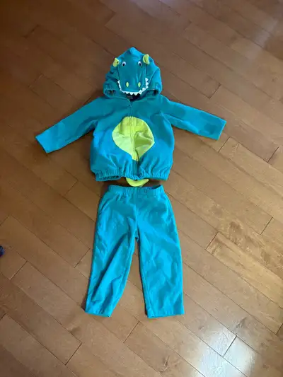 Carters Dragon Halloween costume- size 24 months. In excellent condition. $5. Cash only please, curb...