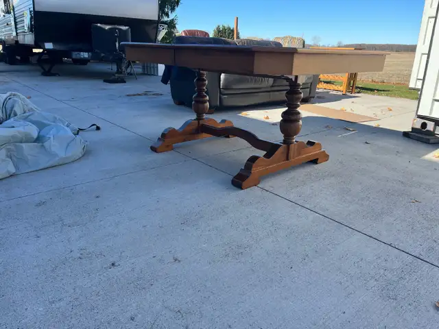 Walnut Dining Table & 6 Chairs in Dining Tables & Sets in Chatham-Kent - Image 4