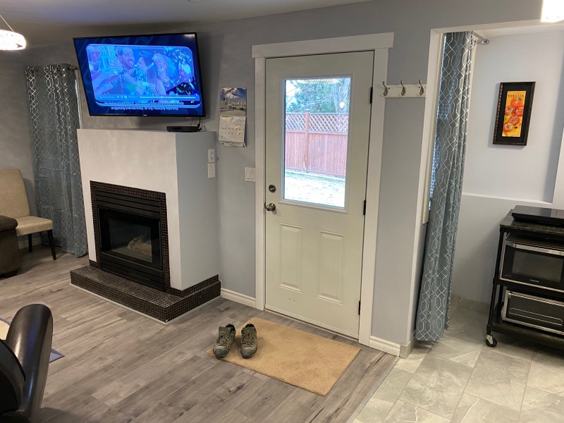 Bright modern suite 1 bdrm Long Term Rentals Kamloops Kijiji