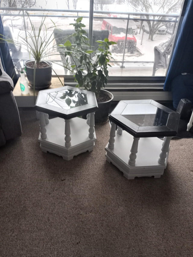 2 end tables  in Coffee Tables in Peterborough - Image 2