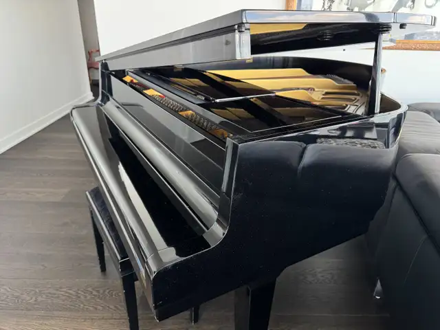 Yamaha GH1 Baby Grand Piano – Excellent Condition in Pianos & Keyboards in City of Montréal - Image 3