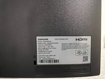 Selling a Samsung full HD 24-inch monitor in used but good condition, perfect for home or office use...