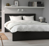 IKEA Malm Queen bed/2 drawers