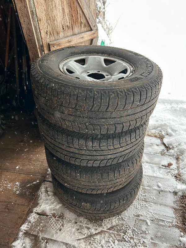 Toyota Tacoma 265/70R16 winter tires and rims $400 in Tires & Rims in Thunder Bay
