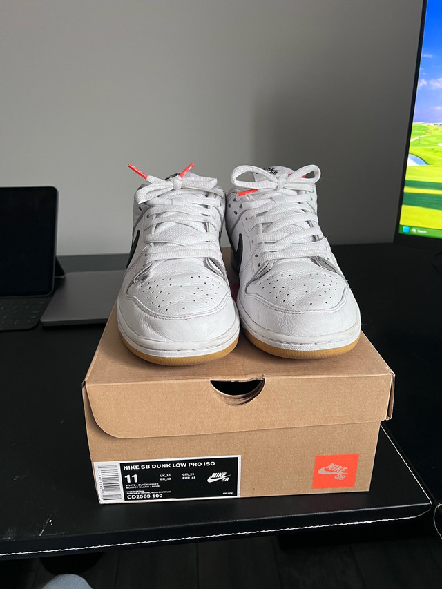 Nike SB Dunk - Orange Label - White/ Black/Gum- Size 11 in Men's Shoes in Oakville / Halton Region - Image 3