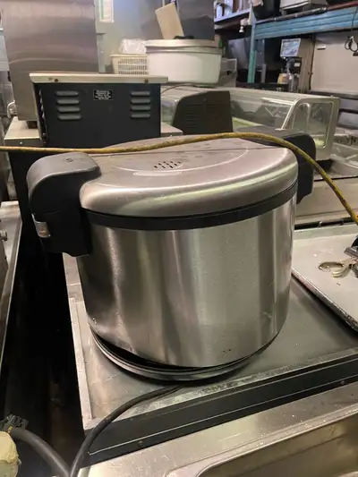 NEW AND USED RESTAURANT EQUIPMENT FOR SALE! WE HAVE EVERYTHING! STOVES, FRIDGE, MINI FRIDGE, DEEPFRY...