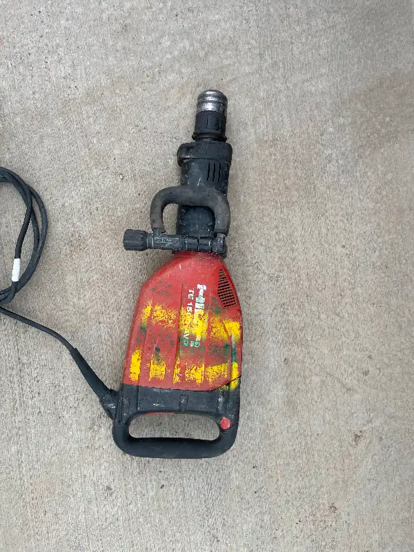HILTI TE 1500 Demolition Hammer / Breaker in Power Tools in Edmonton - Image 3