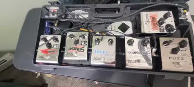 Akai pedals,snark tuner,pedal board with onboard power  supply, View more