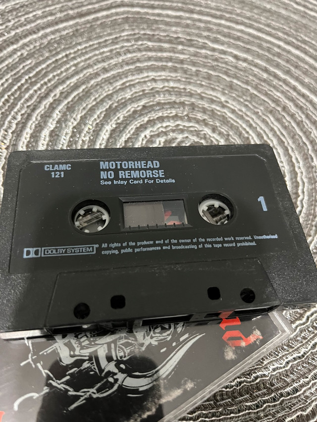audio cassette Motörhead , No Remorse, Long play cassette dans Autre  à Ville de Montréal - Image 2