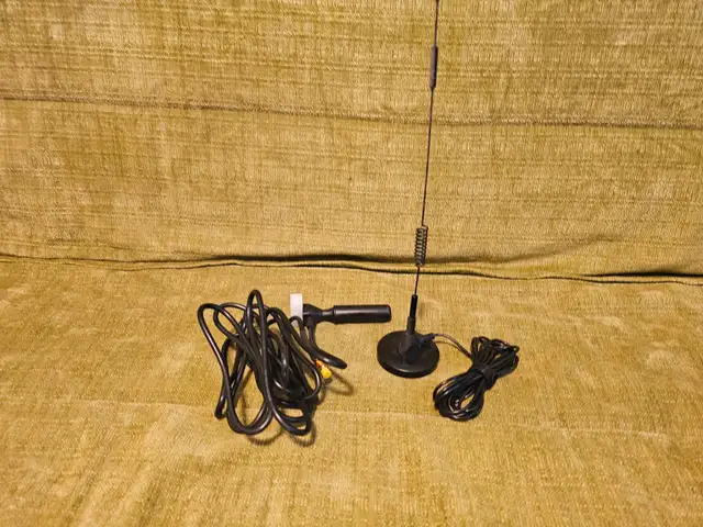UNIDEN UM-50 CELL SIGNAL BOOSTER539347320571187201