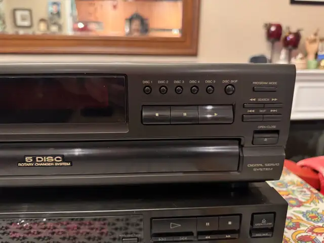 Technics Compact 5 Disc Rotary Changer SL-PD665 in General Electronics in City of Toronto - Image 4