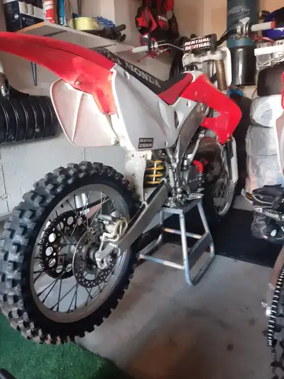 Reliable fast Honda hardly riden. Stored indoors and always maintained.